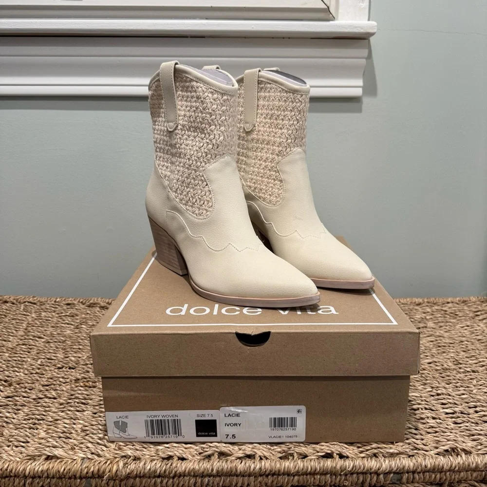 NEW Dolce Vita Lacie Western Boots Ivory - Picture 1 of 5